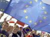 La UE enfrenta cambios profundos al intentar integrar paises más pobres, seguir siendo operativa con 25 miembros, y controlar el crimen organizado y la inmigración con las fronteras desplazándose mil kilómetros hacia el este para lindar con Belarús, Rusia y Ucrania.