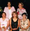 Ana, Monserrat, Adigaíl, Debbie, Araceli, Cristina, Carmen y Érika, acompañaron a Ivonne en su festejo.