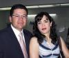  03 de mayo  
Juanita del Bosque llegó de Monterrey y fue recibida por Óscar Gutiérrez del Bosque.