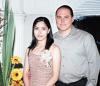  17 de mayo  
Mayra Cabrera Reyes y Jesús Morales Castañeda contraerán matrimonio el 31 de julio de 2004