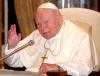 En la página internet del Vaticano (www.vatican.va), en la que aparece una imagen con el rostro del Papa con el mensaje 'Felicitaciones al Santo Padre' en alemán, francés, inglés, español e italiano, se puede trasmitir al pontífice un mensaje de felicitaciones por correo electrónico (Juan-Pablo-IIúvatican.va). 



Todos aquellos que envíen mensajes recibirán una respuesta de agradecimiento del mismo Juan Pablo II acompañada de una bendición y una oración, precisó el Vaticano. 


Todo el personal encargado del correo del Vaticano está trabajando para clasificar los mensajes enviados, entre ellos de todos los jefes de Estado de América Latina.