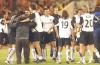 Cuando parecía que la primera parte no daba para más se produjo la que fue la clave del partido. Un derribo en el área de Fabien Barthez a Miguel Angel Ferrer 'Mista', cuando el murciano trataba de superarle, significó un penalti en el minuto 44 y la consiguiente expulsión del meta internacional francés.