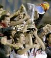 El Valencia, con la victoria frente al Olympique de Marsella (2-0) en la final de la Copa de la UEFA, ha sumado su quinto título europeo, tras las dos Copas de Ferias, la Recopa y la Supercopa que ya figuran en sus vitrinas. Reuters