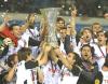 Las lágrimas de tristeza de las finales de París y Milán de 2000 y 2001 fueron hoy de alegría en las filas valencianistas tras volver a ganar un título continental casi 24 años después de que lograse los de la Recopa y Supercopa de Europa a principios de los años ochenta.