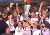 El Valencia completó en Gotemburgo una temporada histórica al proclamarse campeón de la Copa de la UEFA ante el Olympique de Marsella, al que superó por 2-0, un triunfo que llegaba después de que diez días atrás se adjudicase el título de la Liga española.