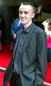 Uno de los que más cambió fue Rupert Grint, quien interpreta al amigo de Harry, Ron Weasley, en la Escuela Hogwarts y llegó a la premier luciendo un corte de pelo largo y alborotado.