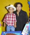  26 de mayo  
Raquel Espinoza Martínez junto a su prima Paty Martínez, en el festejo de cumpleaños que le ofreció su mamá, Guadalupe Martínez.