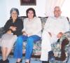  30 de mayo   
Sr. Julio Ibarra García y Sra. Araceli Treviño de Ibarra celebraron en días pasados su 50 aniversario de bodas de oro matrimoniales, con un festejo acompañados por su sobrina Aurora Treviño de Saldaña y demás familiares.