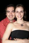 Roberto Muñoz y Olivia Castañeda Diez, captados en la despedida de solteros que se les ofreció por su próxima boda.