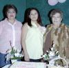  13 de Junio   
Selene Zamarriga Aldana Flores, acompañada de las orgnizadoras de su fiesta de regalos