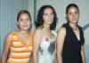 Perla Valeria Ayala Alanís en compañía de sus hermanas Miriam Mayela y Marcela Ayala Alanís, en su despedida de soltera.