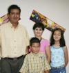  25 de Junio    ALejandro García Arroyo cumplió ocho años de vida y lo festejó con una divertida piñata organizada por sus papás, Alejandro García Graciela de García y su hermana Paola Andrea.