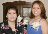  26 de Junio    
Ana Cecilia Estrada Barrera junto a Irma Leticia Cerrillo Esquivel, anfitriona de su despedida de soltera.