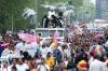En México al menos siete mil personas participaron en la marcha “Orgullo Lésbico Gay” que se efectuó en avenidas centrales de la capital mexicana y que concluyó con una concentración en el Zócalo -plaza central- de esta ciudad.