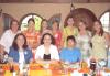 Gaby Mancha de Domínguez, con algunas de las invitadas a su fiesta de canastilla celebrada en días pasados con motivo del cercano nacimiento de su bebé.