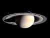 La sonda Cassini-Huygens realizó con éxito la maniobra más peligrosa de su largo viaje de casi siete años y entró en la órbita de Saturno, el destino final de una misión científica conjunta de las agencias espaciales de Europa y EU.