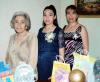  07 de julio  

 Norma Kwawikc en compañía de la organizadora de su fiesta de canastilla, Coco de González.