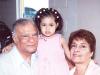  18 de julio 

Ana Sofía Verdeja Mendoza con sus abuelitos, los señores Carlos Mendoza Hernández y Armyda de Mendoza, el día que festejó su tercer cumpleaños.
