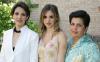  20 de julio 

Paola González Valdés acompañada de Brenda de Haro, Lily de Valdez, y Valeria Berlanga, en la despedida de soltera que le ofrecieron por su próximo enlace matrimonial.