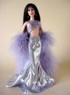 Aambos creadores utilizan para su trabajo muñecas de 40 centímetros, como las Gene de Ashton Drake, o las Tyler y Sydney de la Tonner Doll Company (parecidas a las Barbie de Mattel). 


Ésta es Liv Tyler