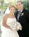 Lic. Gabriela del Carmen Saavedra López unió su vida en ceremonia religiosa a la del Ing. Mario Fausto MArtínez Sánchez.