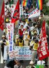 La bomba que cayó sobre Hiroshima mató instantáneamente y en los meses siguientes a cerca de 140 mil personas, pero la radiación fue aniquilando a otros miles de personas durante varias generaciones.