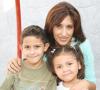 Diana Fayad de Vila con us hijos Martín y Nicole Vila Fayad.