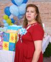 Evelyn Edith Vázquez de contreras espera la llegada de su bebé, y por tal motivo recibió múltiples felicitaciones.