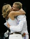 Los griegos Nikolaos Siranidis y Thomas Bimis consiguieron la primera medalla de oro para el país anfitrión de los Juegos de Atenas 2004, al imponerse en la final masculina de saltos sincronizados desde el trampolín de 3 metros con una puntuación de 353.34.