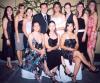 D Valeria , Laura, Miriam, Anilú, Carmen, Eunice, Miriram, Cory  y Ana Luisa, acompañaron a Héctor Cabranes Hamabata y Rocío Rodríguez Pineda el día el día de su boda.