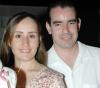  16 Agosto de 2004 

 Elisa Maul de González y Fernando González Zertuche esperan la llegada de su bebé, a quien le pondrán el nombre de Elisa.
