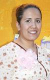 Natalia Máynez de Silva recibió sinceras feliccitaciones en la fiesta de regalos que le ofrecieron por el próximo nacimiento de su bebé.