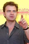 Stefano Accorsi (Centro) posa para promocionar la película 'Wherever you are'.