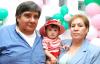 Héctor José Garay Zetina cumplió tres años de vida y los festejo con una divertida piñata..jpg