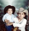 El niño Jesús Tello, con su hermana Lucero, en su primer cumpleaños.