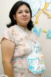 Laura Martínez de Talamás disfrutó de un festejó por el cercano nacimiento de su bebé.
