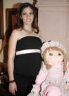  29 de Septiembre de 2004
Mónica Barba de Enríquez, captada en la fiesta de regalos para su bebé.