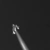 La aeronave 'SpaceShipOne' aterrizó sin problemas  en el desierto de California después de haber girado vigorosamente durante el ascenso hacia el espacio en un vuelo de prueba de la primera nave privada y tripulada que va más allá de la atmósfera terrestre.