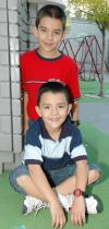  01 de octubre de 2004

Los pequeños Sergio Andrés y Diego Rivera Villanueva, captados en pasado fetejo.