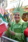 La famosa Quinta Avenida de Nueva York se tornó en un arcoiris cultural durante el tradicional Desfile de la Hispanidad, que conmemoró  el 512 aniversario del Descubrimiento de América por Cristóbal Colón.
