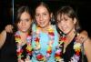 Brenda Humphrey, Yolanda Muirra y Mary Pily Roel, en reciente festejo social.