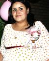 Mirna Guadalupe Ramírez de Lozano espera el nacimiento de su primer bebé, y por tal motivo recibió múltiples felicitaciones en la fiesta de canastilla que le ofrecieron hace unos días.