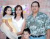 La pequeña Natalia Andrea Villa  Puentes festejó sus tres años de vida, con una merienda que le prepararon sus papás,  Agustín Villa Mata y Marisol Puentes Espinoza.