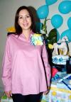 Ana Gacbriela Romàn de Sáenz recibió múltiples regalos para el bebé que espera