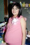  24 de octubre de2004

Ivonne Gallardo de Fernández, espera el nacimiento de su primer bebé, por lo cual recibió sinceras felicitaciones en su fiesta