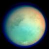 Los científicos creen que la atmósfera de Titán es similar a la de la Tierra en sus primeras épocas, y por eso quieren estudiar el tipo de química que precedió a la aparición de la vida terrestre.