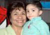  27 de octubre de 2004

Priscila Parada con su nieto Sebastián Castro Depp.