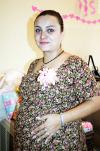 Olga Cecilia Massú de MAta espera el nacimiento de su bebé para los últimos días de noviembre, por lo cual sus familiares le organizaron una fiesta de canastilla.