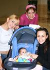 Gaby, Ileana, Silvia y la niña Ximena.