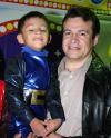  12 de noviembre de 2004

Felipe Rivas acompañado por su hijo Ramsés Rivas Rodríguez el día de su cumpleaños.
